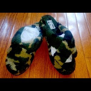 Mix No. 6 House Slippers